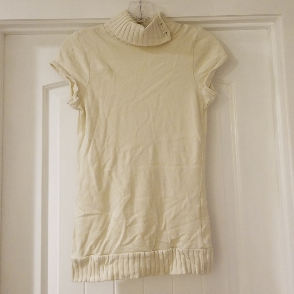 👚 Zara Basics Short Sleeve Shirt